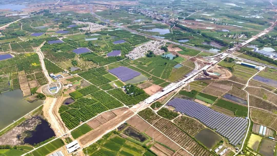 闲置坑塘变身“聚光盆”|sunbet申搏官方网站安徽肥东一期134MW项目成功并网发电！